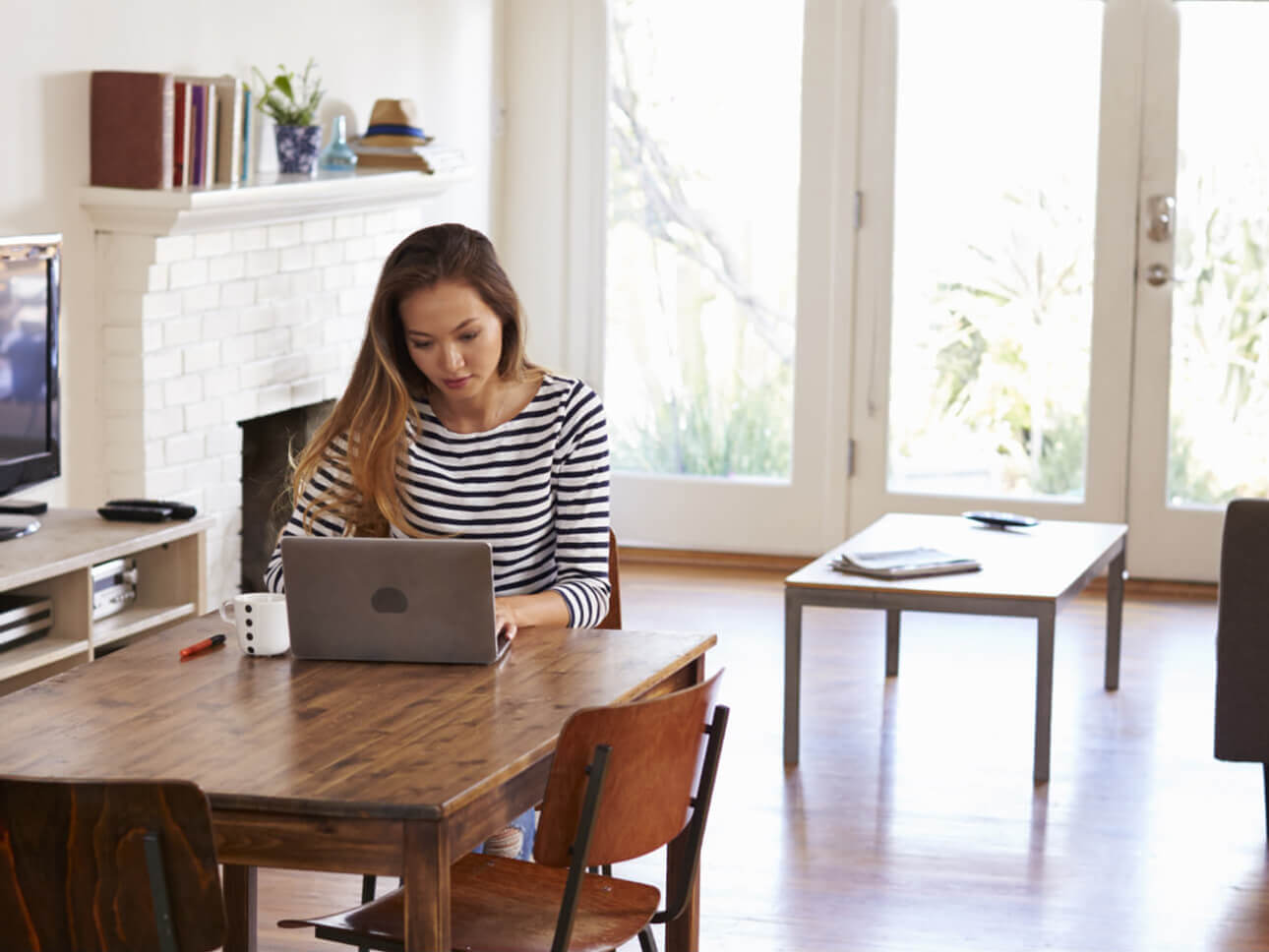 Ways to save electricity when working from home teaser